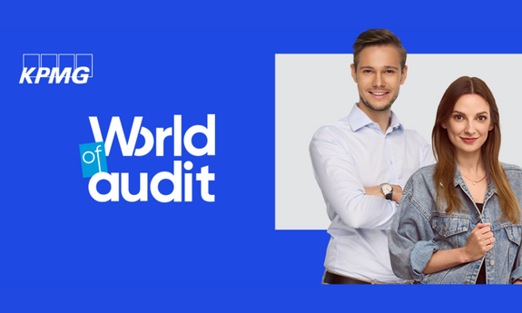 mężczyzna i kobieta na chabrowym tle wraz z białym napisem  &#34;World of audit&#34;